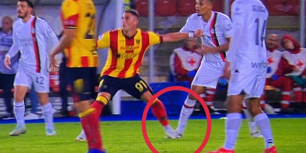 Piccoli e il gol annullato a Lecce-Milan: perché Abisso ha deciso così al 94'?