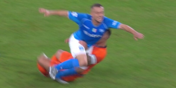 Disastro Massa: quante sviste in Napoli-Inter! Perché lo 0-1 era da annullare
