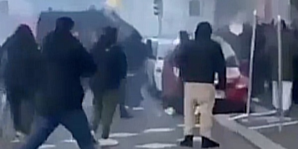Bologna-Roma, tensione tra ultras: tre poliziotti feriti