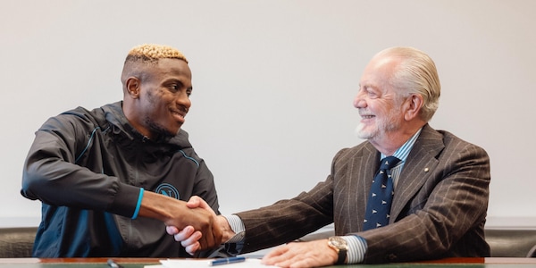 Osimhen rinnova con il Napoli: tutte le cifre e la clausola nel contratto