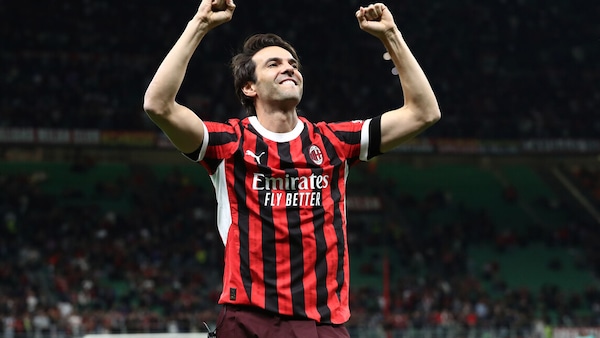 Kakà torna a San Siro, che festa con i tifosi prima di Milan-Liverpool