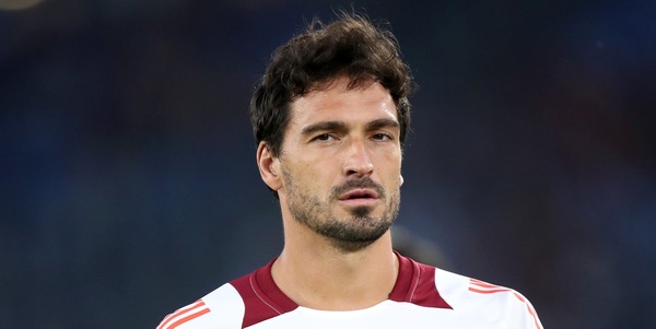 Hummels ancora in panchina, ma la reazione dell'Olimpico è incredibile