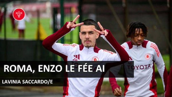 Roma, Le Fée ai saluti. Napoli, ufficiale Luis Hasa