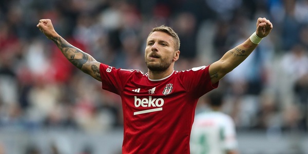 Immobile rende omaggio alla Lazio. Poi sul futuro: "Sarei felice di tornare"