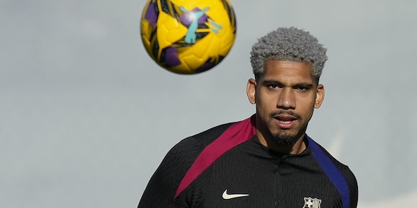 Dalla Spagna: "Araujo vuole lasciare il Barcellona. C'è anche la Juve"