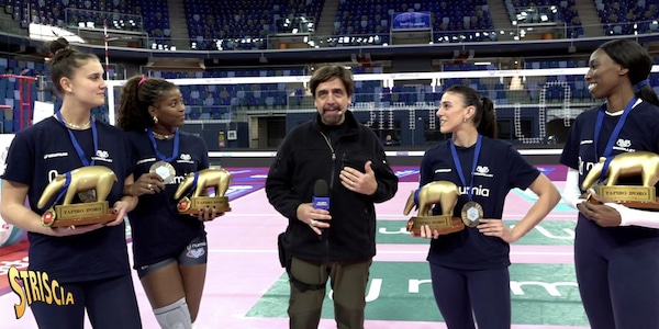 Il Tapiro d'oro di Striscia alle medaglie delle Olimpiadi che si rovinano: come ha risposto l'Italvolley