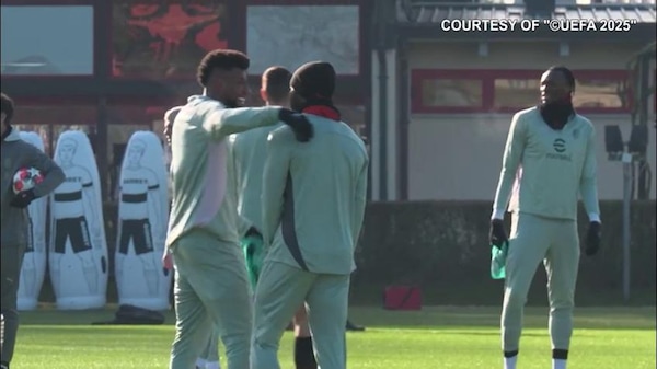 Milan, che entrata di Emerson Royal su Jovic!