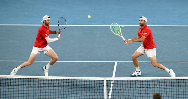Australian Open, due invasioni di campo nello stesso game per Bolelli e Vavassori: ecco perché hanno perso il punto