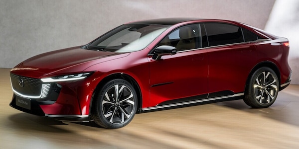 Mazda 6e berlina ed elettrica