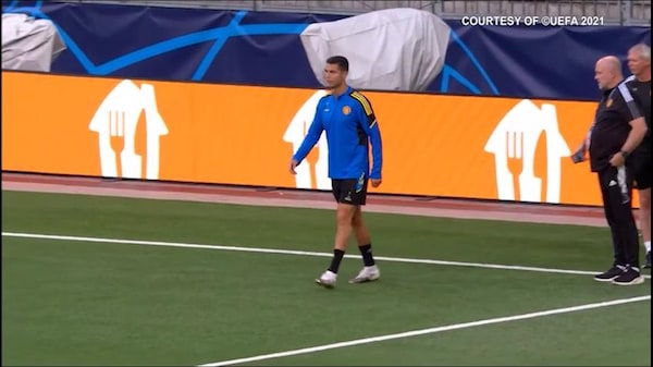 Cristiano Ronaldo si elegge miglior calciatore della storia