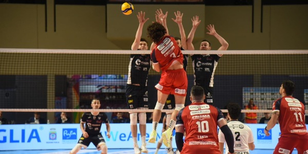 Modena ferma Civitanova, Milano batte Padova, Cisterna vince a Taranto