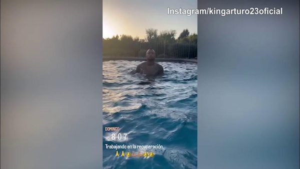 Vidal, allenamento continuo tra piscina e cyclette