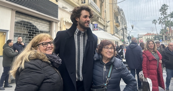 Tamberi sbarca a Sanremo, le domande dei tifosi sul ritiro. Conti non conferma la presenza all'Ariston