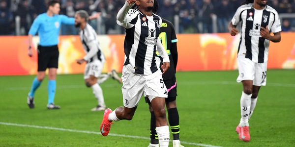 La Juve supera 2-1 il Psv. Napoli: Neres si ferma