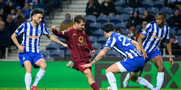 Roma, pari contro il Porto. Problemi al ginocchio per Dybala