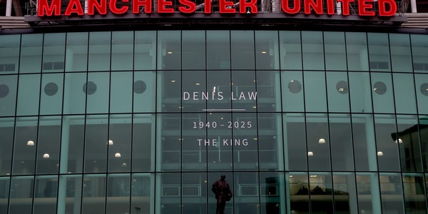 Manchester United, tagli sul cibo: la drastica scelta del club inglese