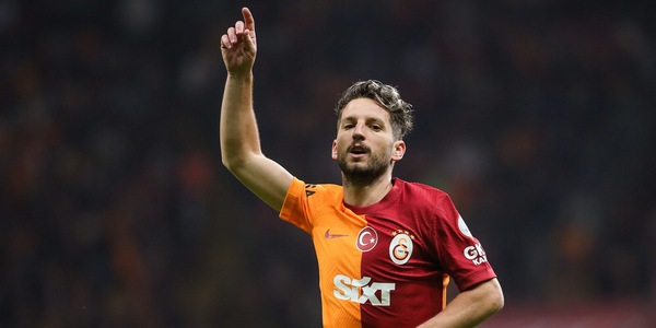 Mertens pensa al ritiro dal calcio: la rivelazione al tecnico Buruk