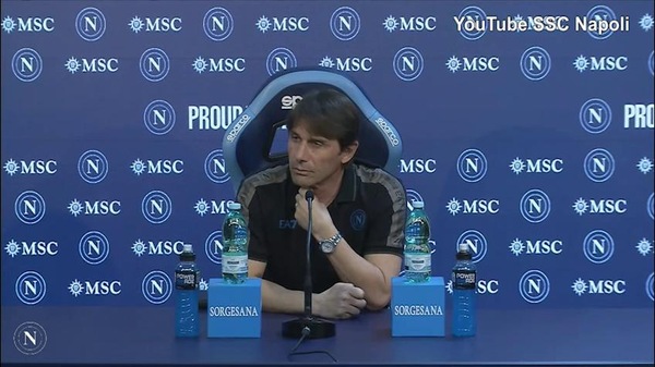 Conte: "Voci su di me alla Juve? Giochi mediatici"