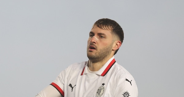 Milan, Gimenez e il mese senza gol: “Mi sta aiutando mia moglie”