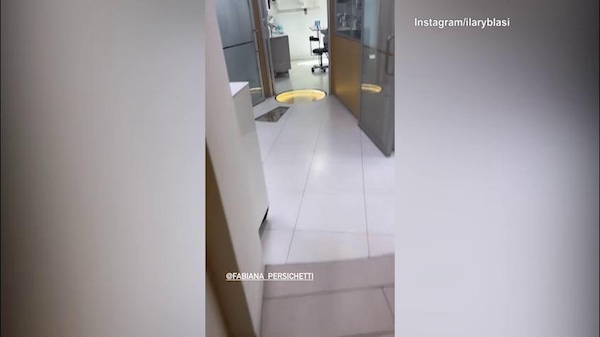 Visita dal dentista per Ilary Blasi