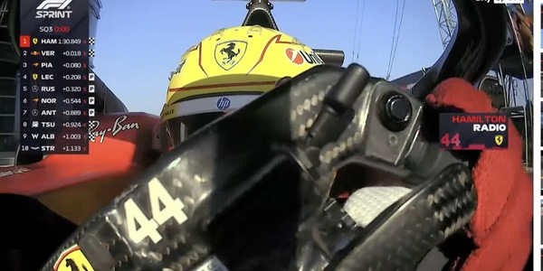 Hamilton e la pace con il team radio Ferrari: "Sei in P1. Davvero?"