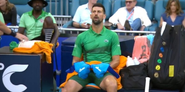 Gli strani guanti di Djokovic: quanto costano e a cosa servono