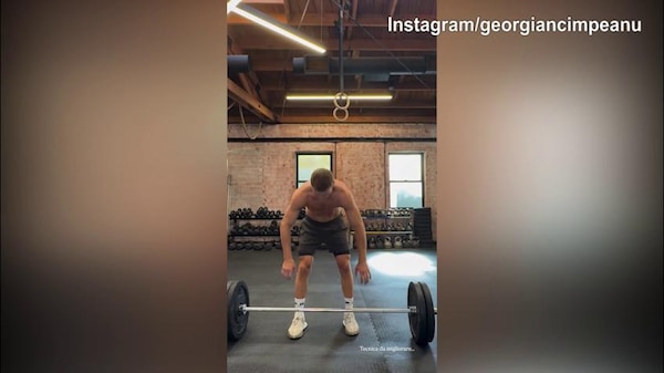 Georgian Cimpeanu , allenamento in palestra con i pesi