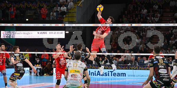 Play Off: Civitanova espugna Perugia e riapre i giochi