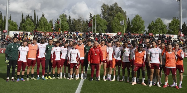 Roma, quanto entusiamo per Mancini, Pellegrini e Svilar: tutte le foto dell'allenamento al Tre Fontane