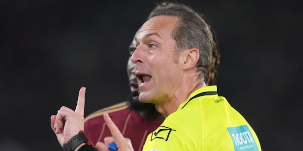 Moviola Roma-Verona, niente rigore Mancini-Sarr: è la scelta giusta