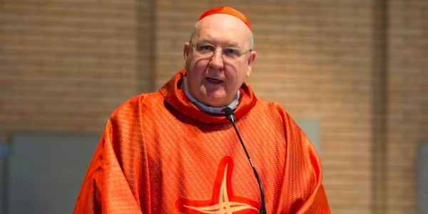Chi è il camerlengo Kevin Farrell: la figura chiave della Chiesa dopo la morte di Papa Francesco