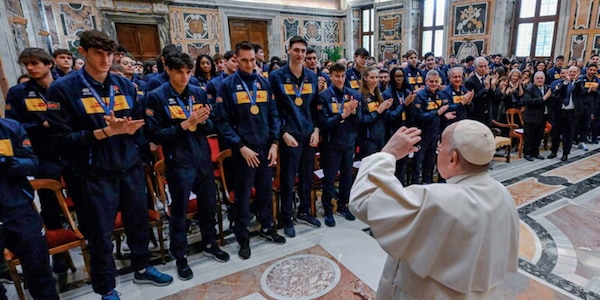 Il mondo della pallavolo piange Papa Bergoglio
