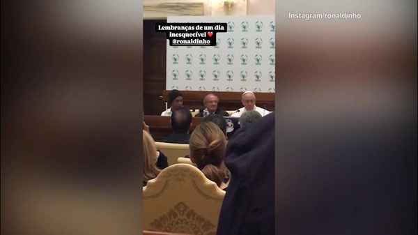 Ronaldinho: "Indimenticabile l'incontro con Papa Francesco"