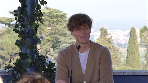 Sinner presenta la sua fondazione no profit