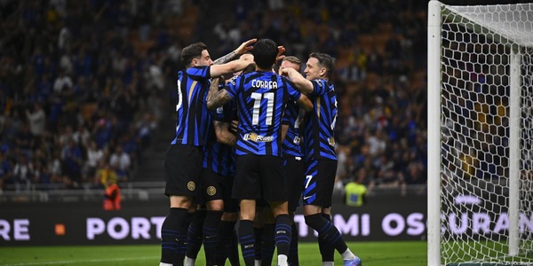 L'Inter fatica ma vince: basta un gol di Asllani contro il Verona. Inzaghi torna a -3 dal Napoli