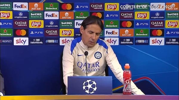 Battuta di Bastoni e Inzaghi scoppia a ridere
