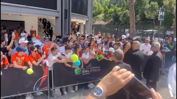 Berrettini arriva al Foro Italico, tifosi in delirio
