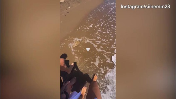 Hakan Calhanoglu e la moglie, mano per la mano a Marbella