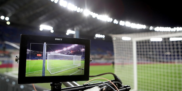 Lotta alla pirateria audiovisiva nel calcio: "AGCOM dotata di poteri straordinari per interventi tempestivi"
