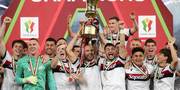 Il Bologna vince la Coppa Italia. Sinner visita il Papa