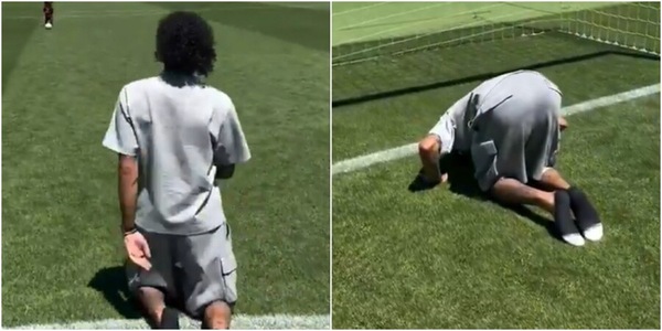 Raphinha percorre tutto il campo in ginocchio: il gesto sorprende tutti!