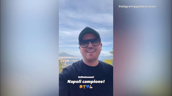 Napoli campione, la poesia di Gigi D'Alessio