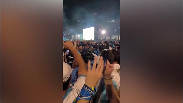 Napoli campione d'Italia, anche in Piazza Duomo si festeggia!