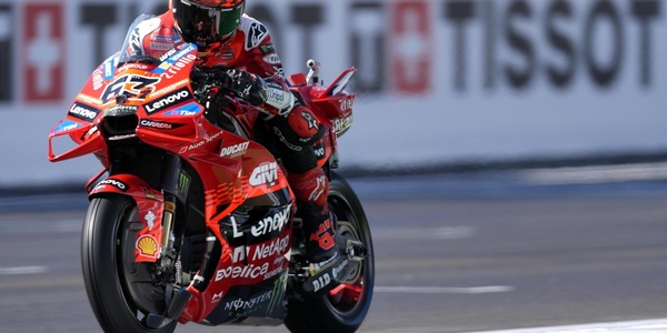 MotoGP: Bagnaia in caduta libera, ma l’Italia riscopre Bezzecchi e l’Aprilia