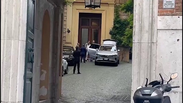 Napoli, terminato l'incontro: l'uscita di Conte, Manna e Edoardo De Laurentiis