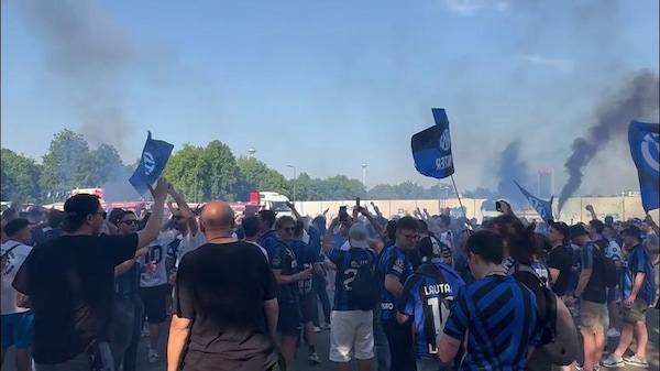 Inter, sale la tensione a Milano: i tifosi si scaldano tra cori, fiducia e scaramanzia