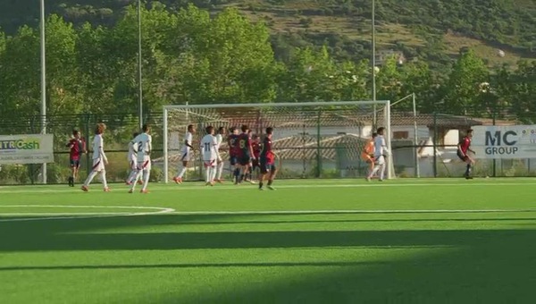 Torneo Manlio Selis, gol pazzesco in rovesciata in Flamengo-Genoa!