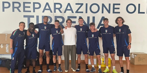 Bove in visita nel ritiro dell'Italia Under 21: "Voglio provare a venire in Slovacchia"