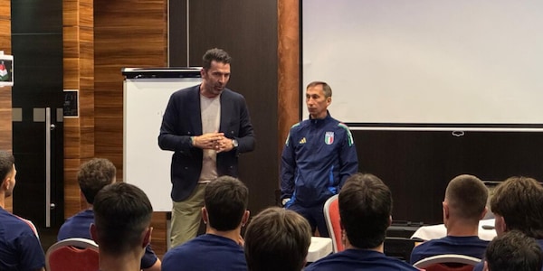 Buffon tifoso d'eccezione per l'Italia Under 21: "Vi chiedo passione e senso di appartenenza"