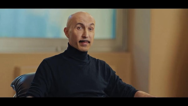 Maccio Capatonda nel video della nuova canzone de Il Pagante